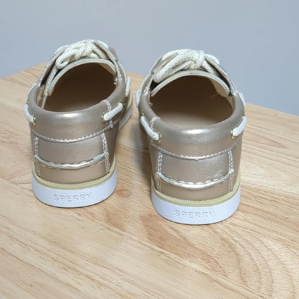 Sperry Kids Loafers in Gold and White